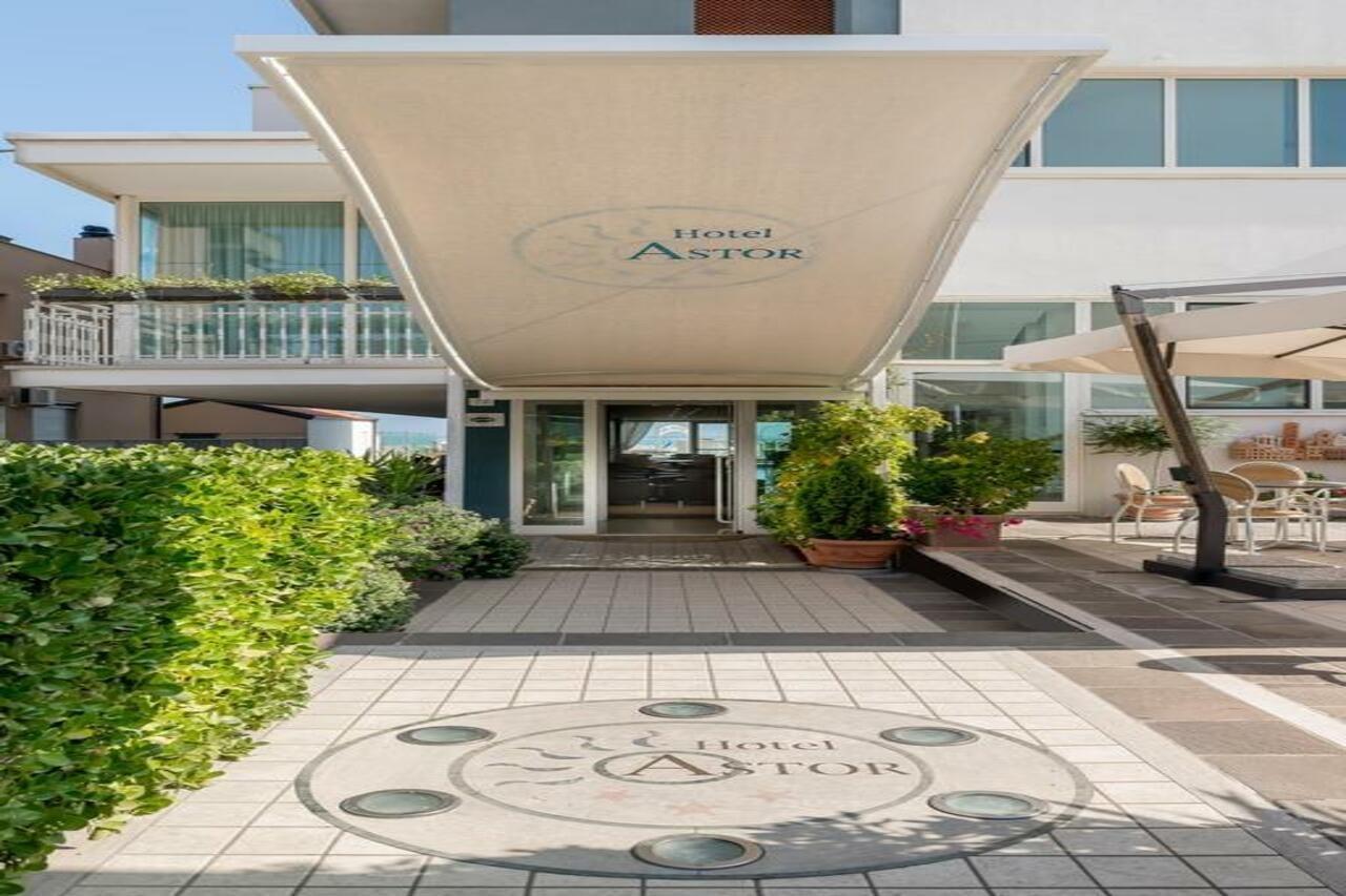 Hotel Astor Rimini Ngoại thất bức ảnh