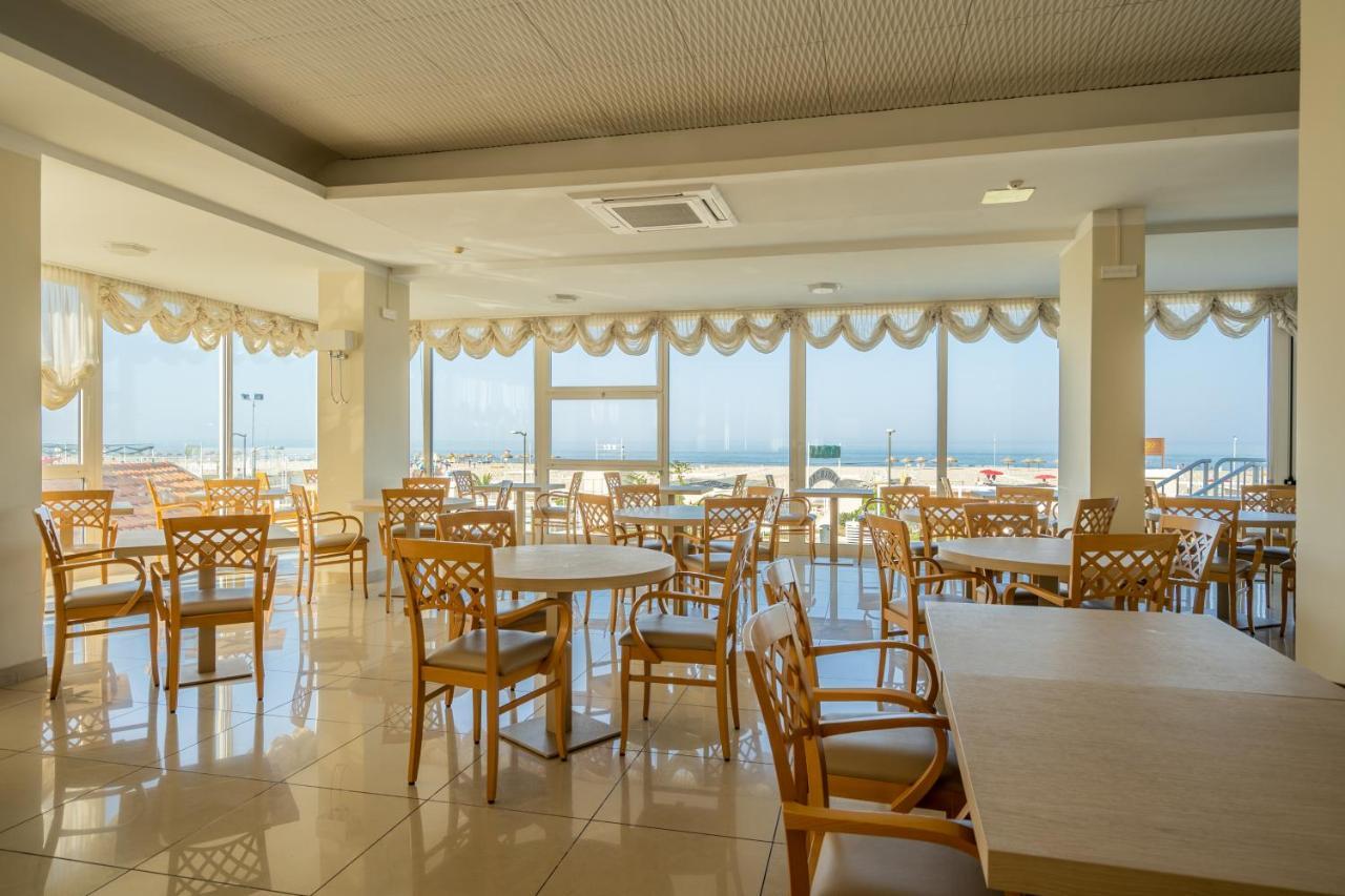 Hotel Astor Rimini Ngoại thất bức ảnh