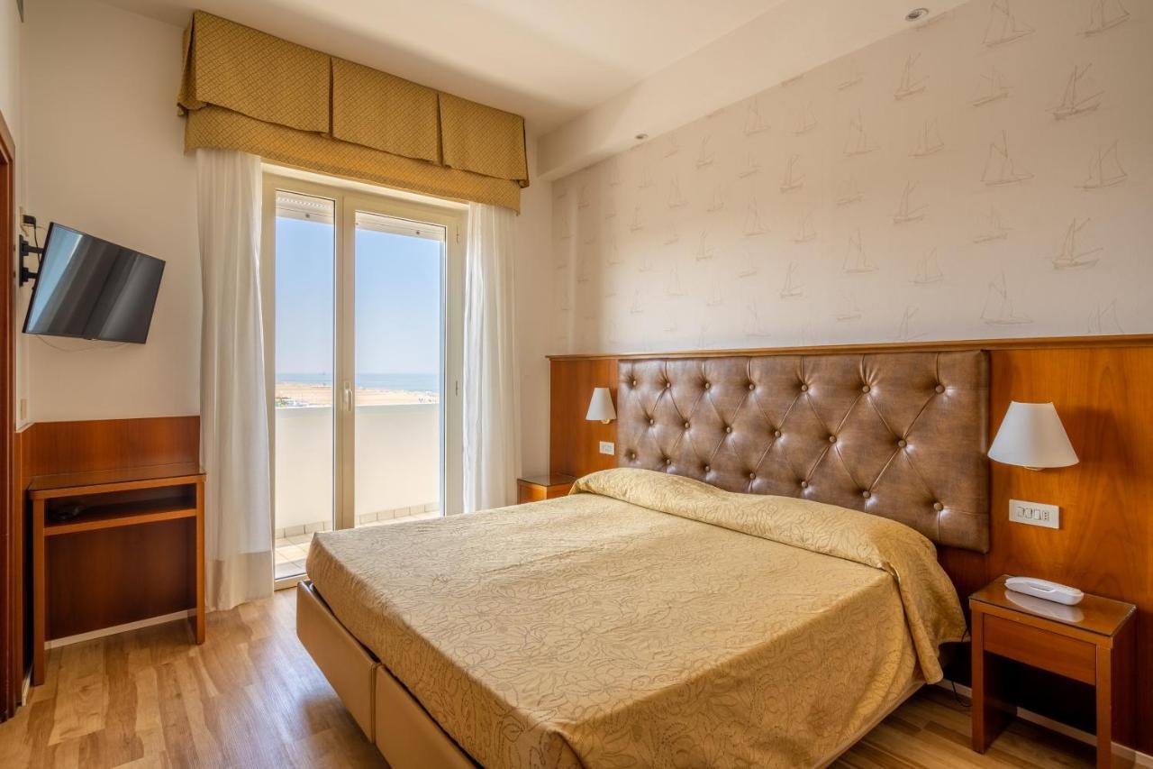Hotel Astor Rimini Ngoại thất bức ảnh
