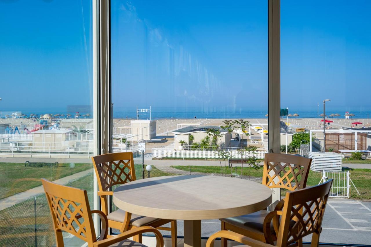 Hotel Astor Rimini Ngoại thất bức ảnh
