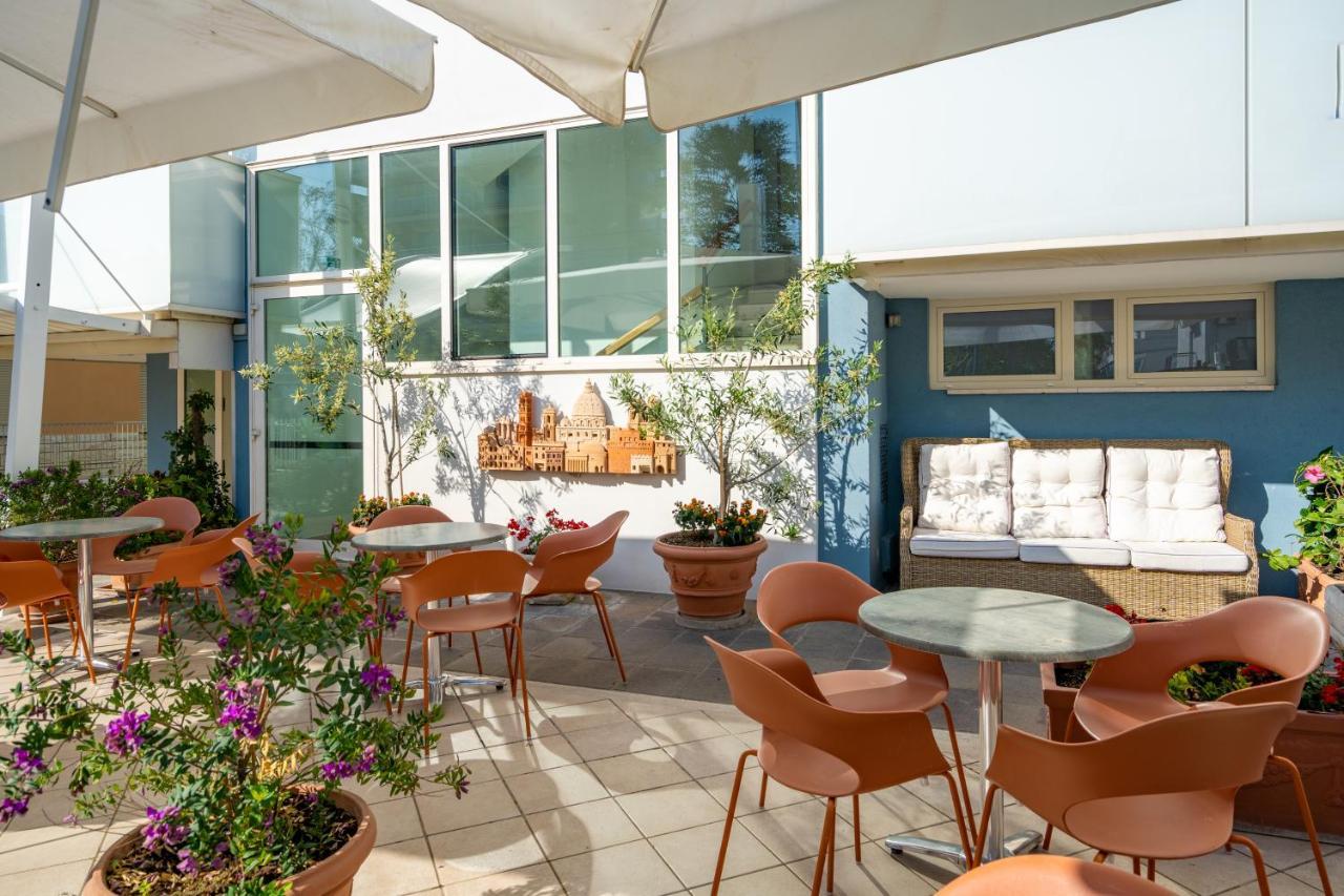 Hotel Astor Rimini Ngoại thất bức ảnh