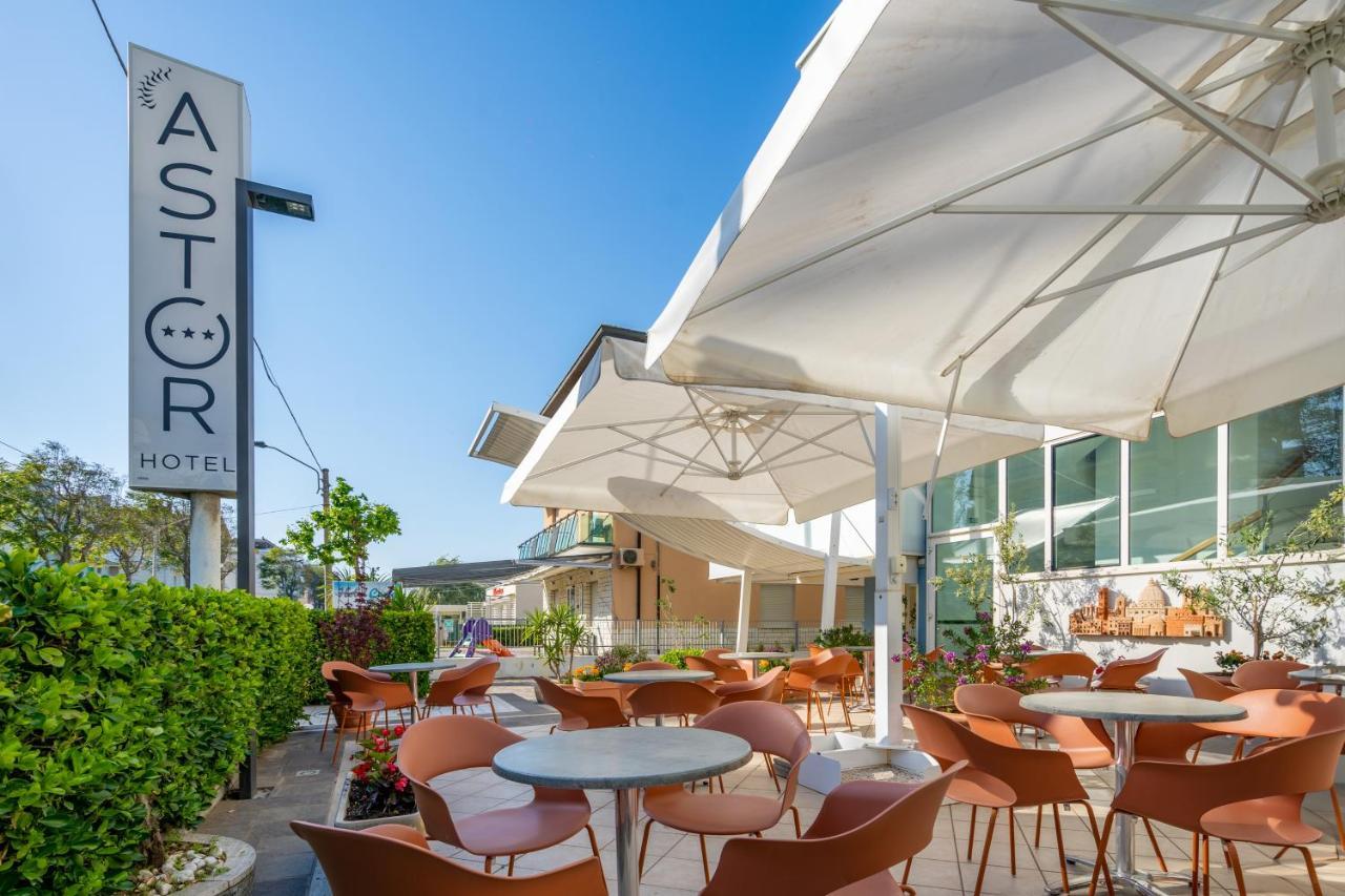 Hotel Astor Rimini Ngoại thất bức ảnh