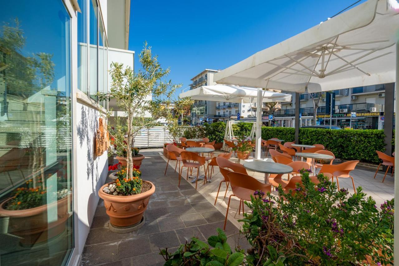 Hotel Astor Rimini Ngoại thất bức ảnh
