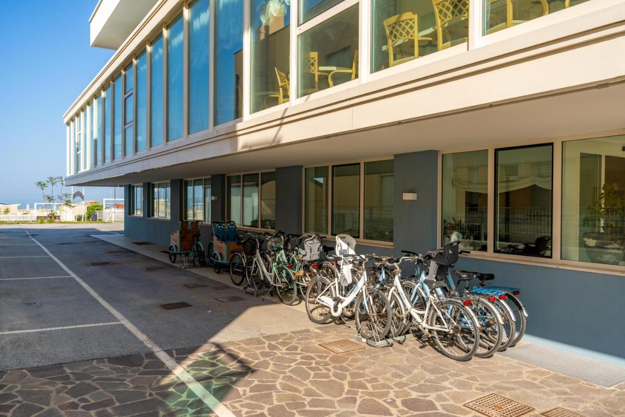 Hotel Astor Rimini Ngoại thất bức ảnh