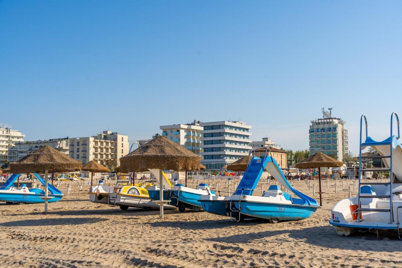 Hotel Astor Rimini Ngoại thất bức ảnh