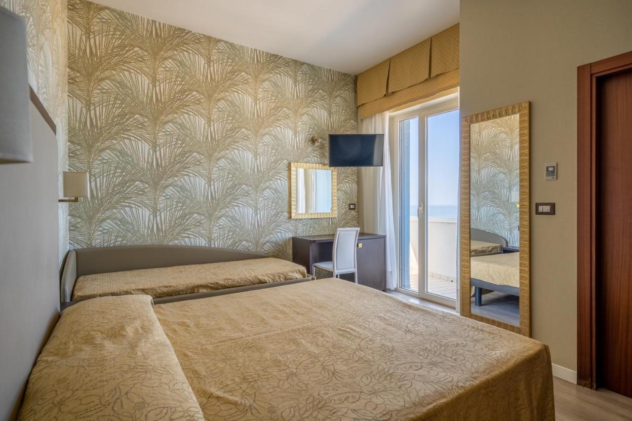 Hotel Astor Rimini Ngoại thất bức ảnh