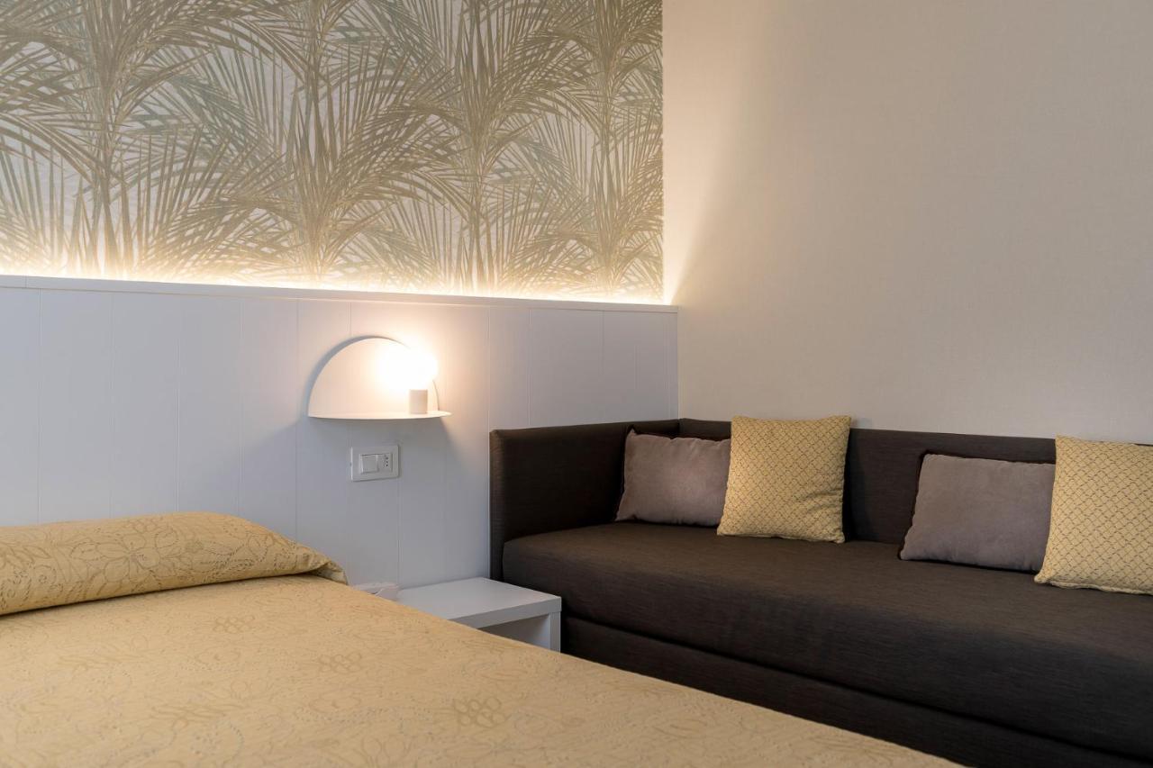 Hotel Astor Rimini Ngoại thất bức ảnh