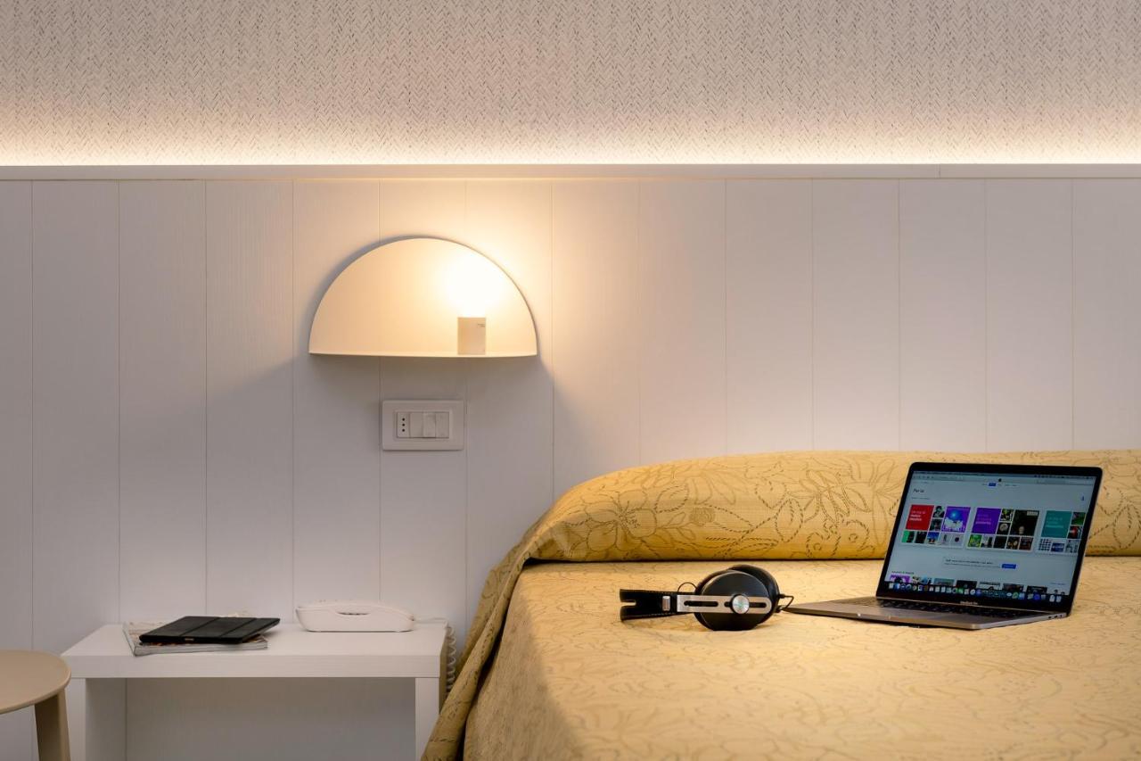 Hotel Astor Rimini Ngoại thất bức ảnh