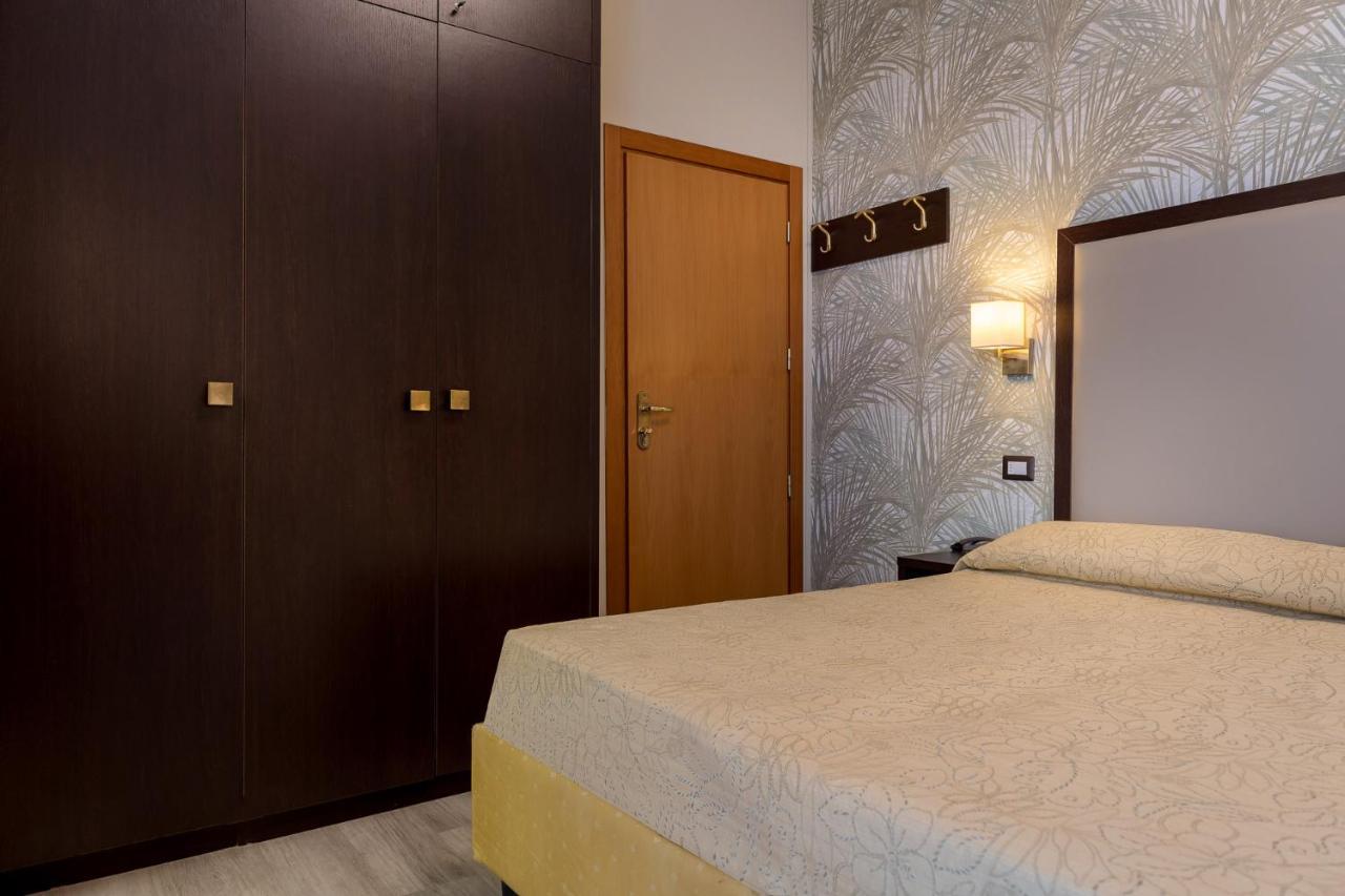 Hotel Astor Rimini Ngoại thất bức ảnh